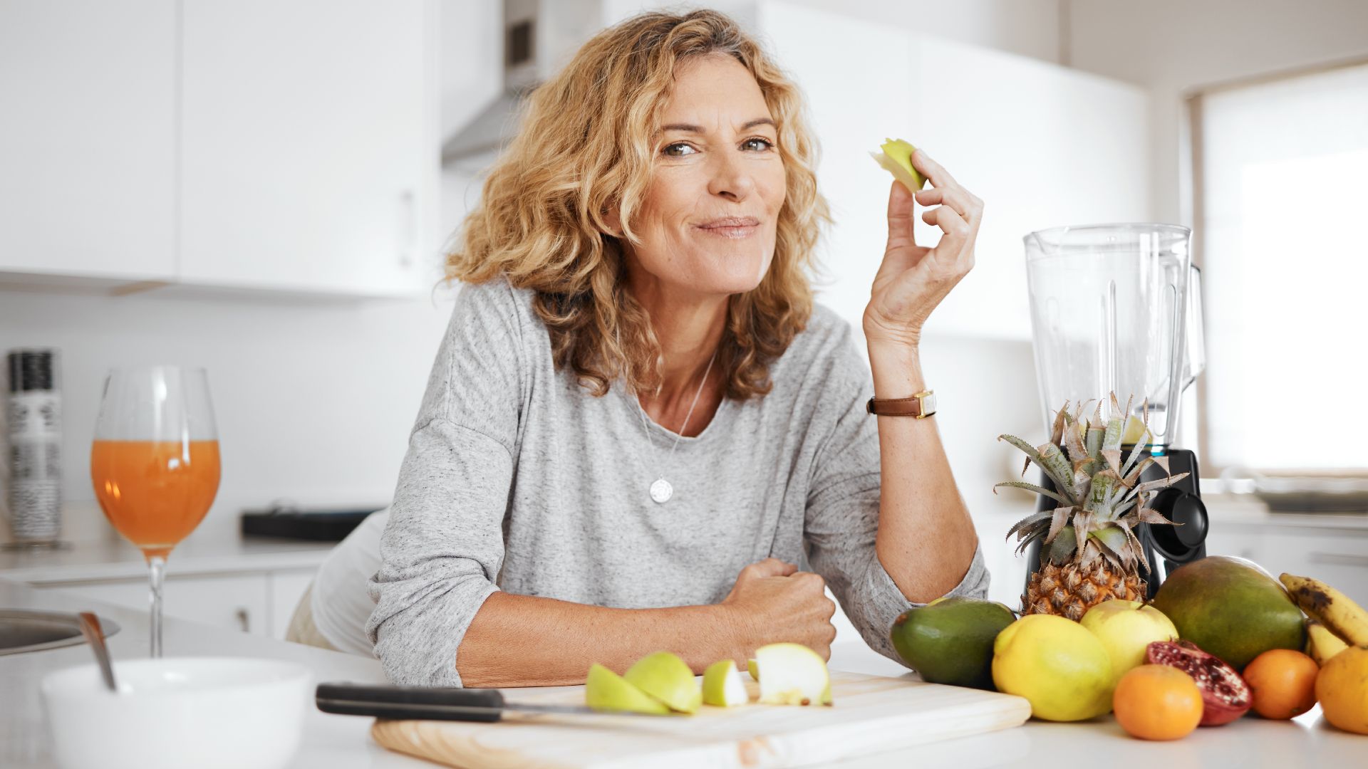 Cosa fare per dimagrire dopo i 50 anni e in menopausa: dieta, alimentazione e consigli