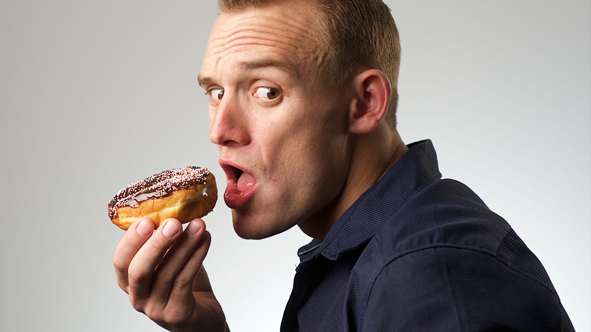 Fame emotiva: come combatterla e perché stress ed emozioni possono spingerci a mangiare