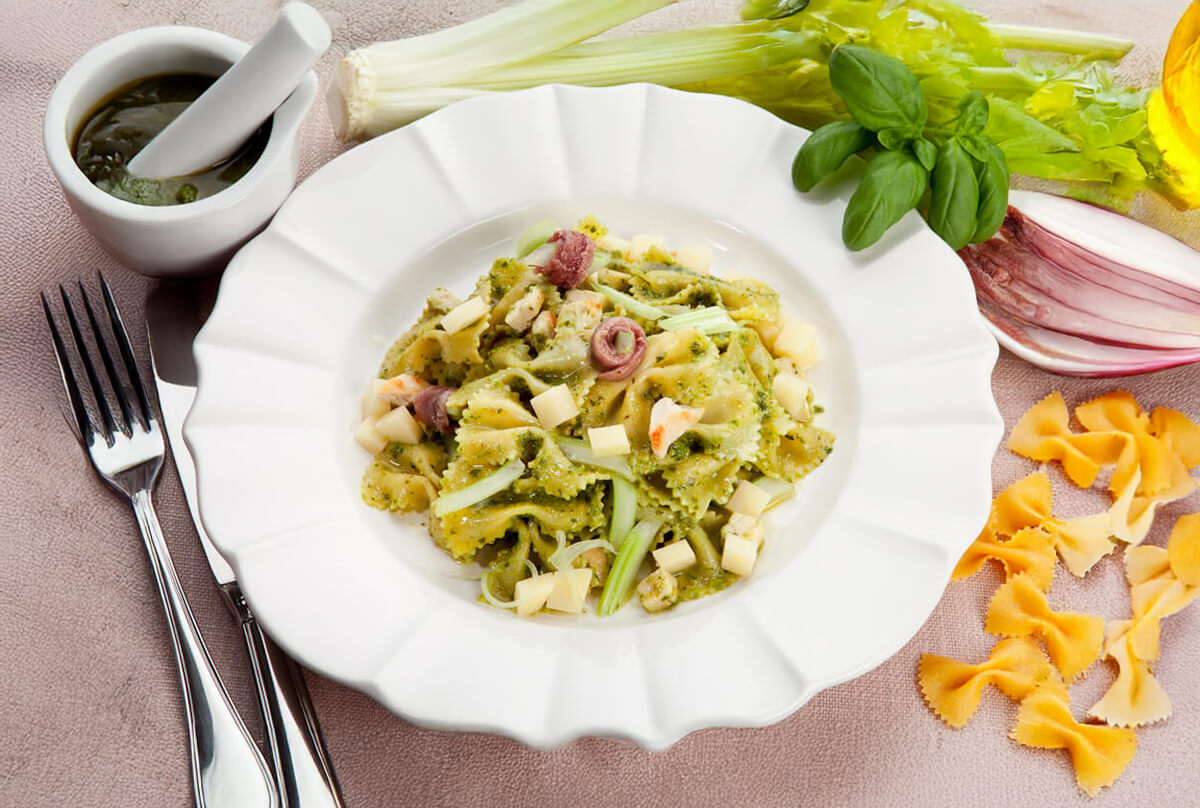 Farfalle al pesto e faraona