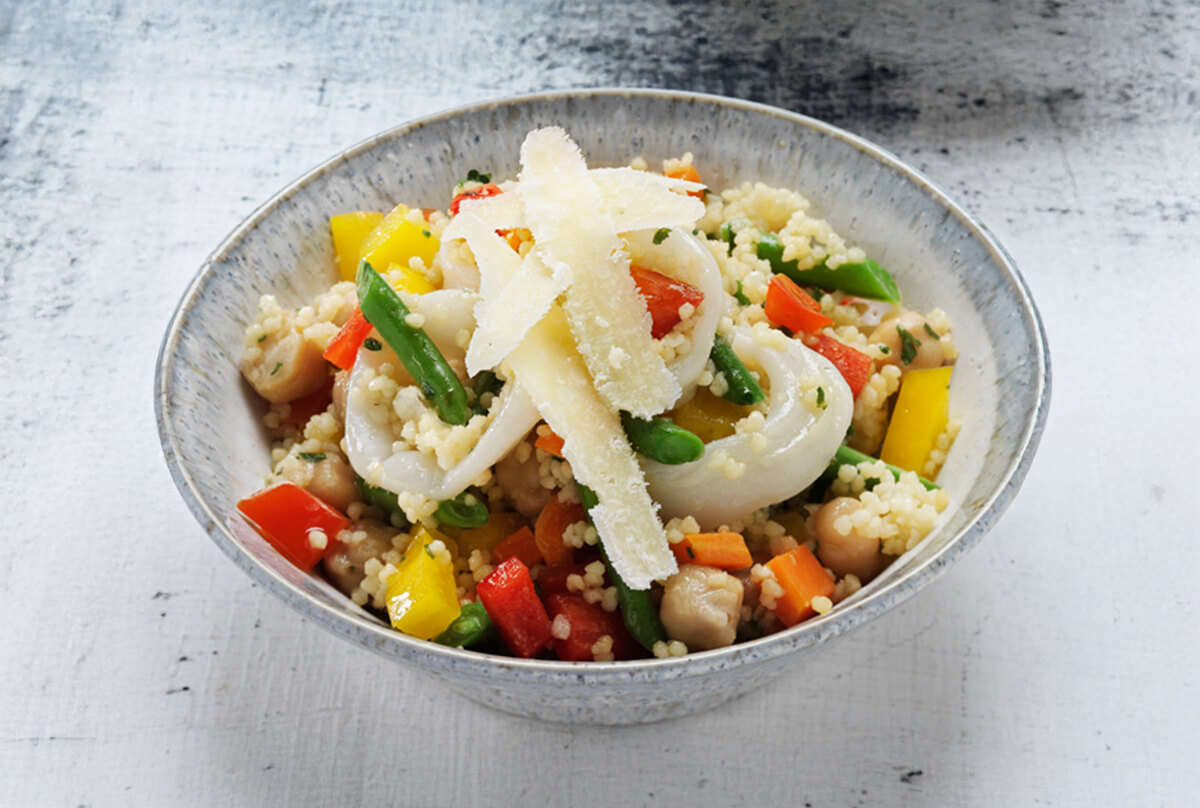 Cous cous con calamari e ceci