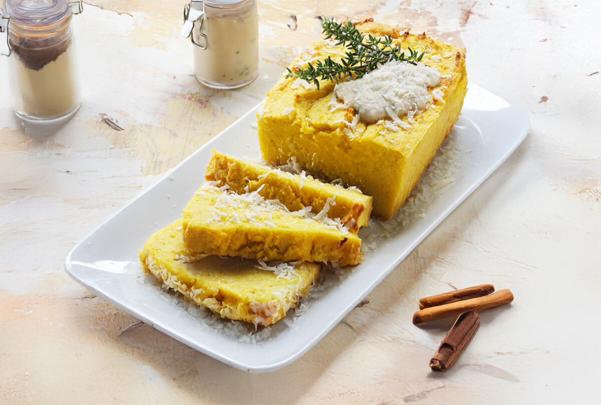 Sformato di sedano rapa con cannellini, Grana Padano DOP e curcuma