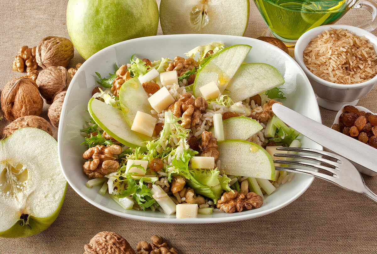 Insalata di riso  con mele, noci e Grana Padano DOP