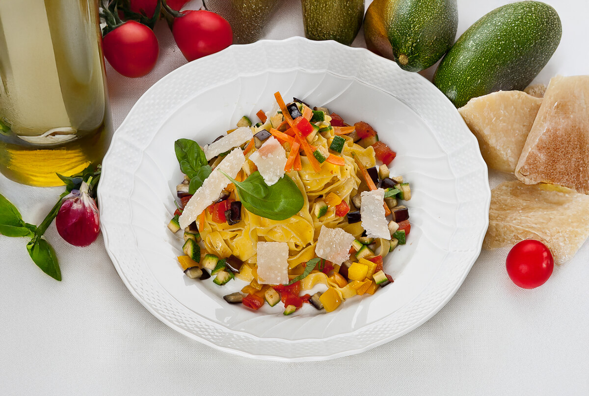 Tagliolini all'uovo con verdure